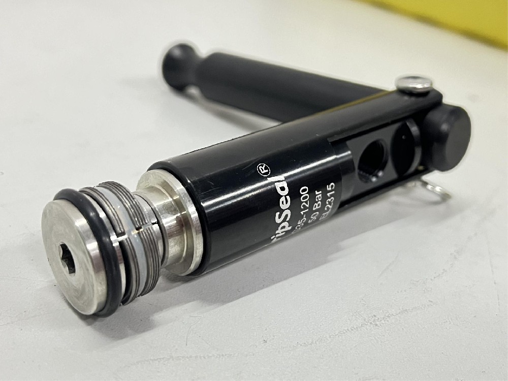祥顺彩票G35高压内胀快速密封连接器发动机冷却水道测试方法