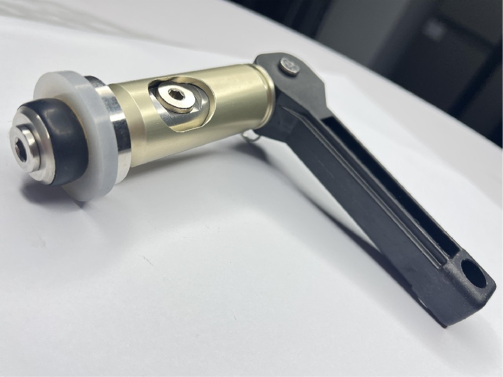 祥顺彩票G25A内胀式快速密封连接器新能源电池水冷板测试