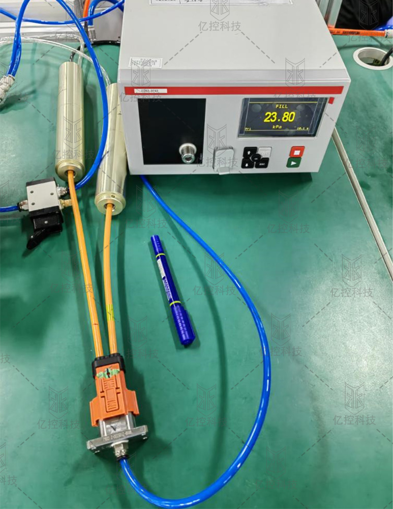 祥顺彩票L200A线束线缆测试接头在现场的操作使用